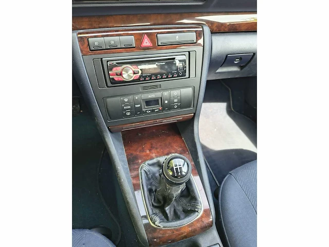 Audi a4 - 2000 - afbeelding 13 van  20