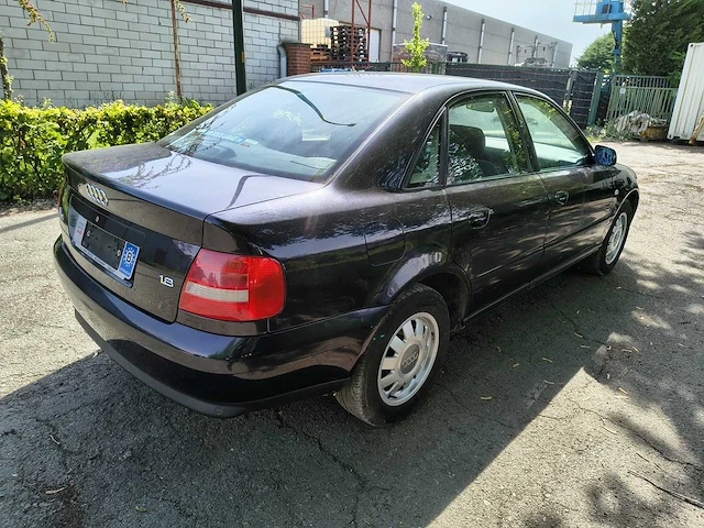 Audi a4 - 2000 - afbeelding 16 van  20