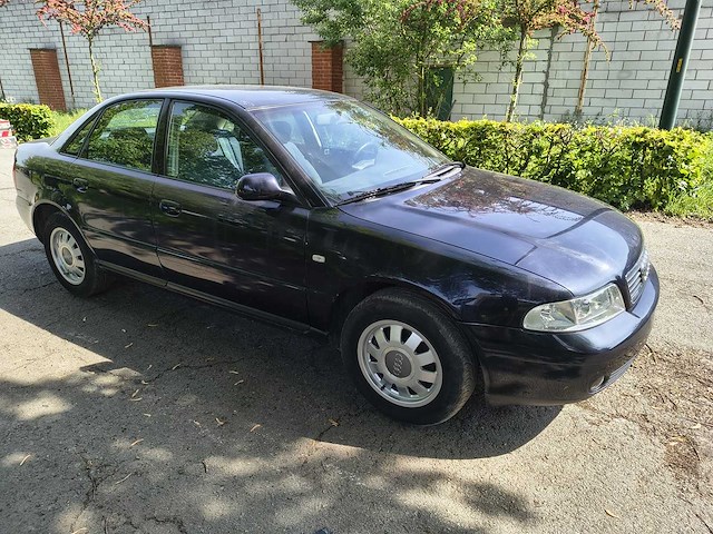 Audi a4 - 2000 - afbeelding 9 van  11