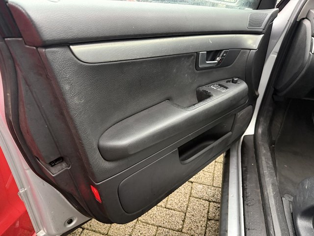 Audi a4 1.6i, 2002 - afbeelding 31 van  34