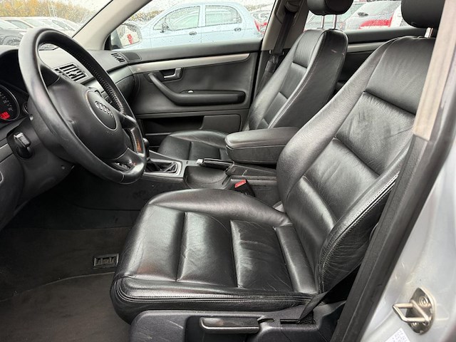 Audi a4 1.6i, 2002 - afbeelding 32 van  34