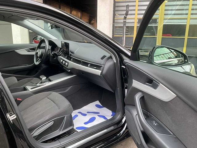 Audi a4 avant car 2023 - afbeelding 10 van  22
