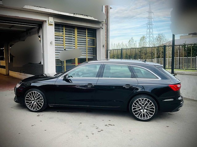 Audi a4 avant car 2023 - afbeelding 18 van  22