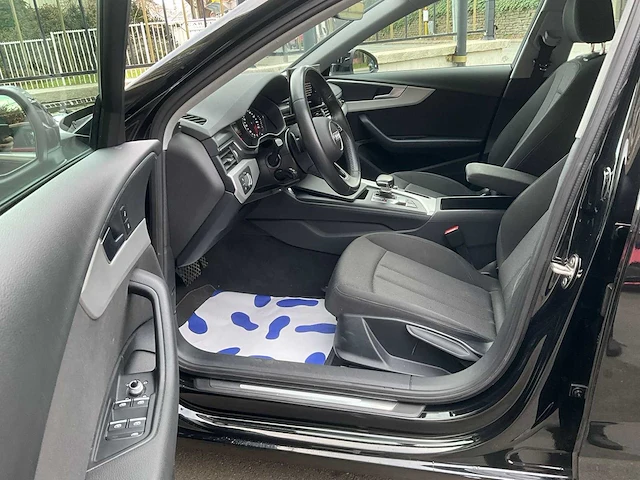 Audi a4 avant car 2023 - afbeelding 3 van  23