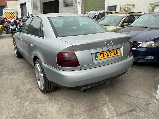 Audi a4 personenauto - afbeelding 6 van  10