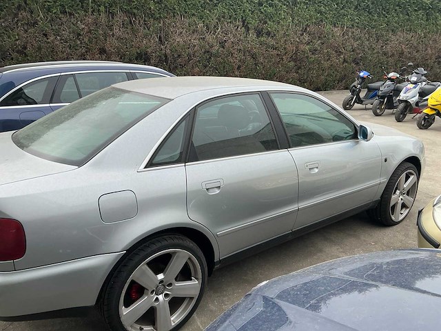 Audi a4 personenauto - afbeelding 7 van  10