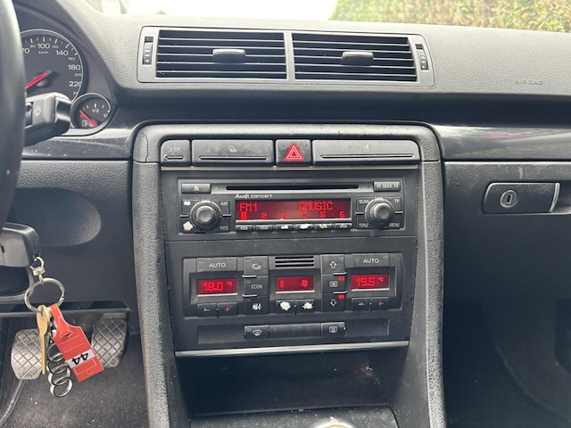 Audi a4 - afbeelding 14 van  33