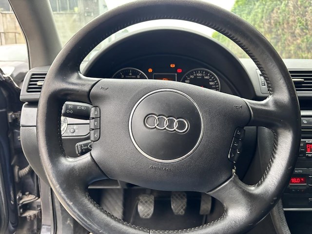 Audi a4 - afbeelding 18 van  33