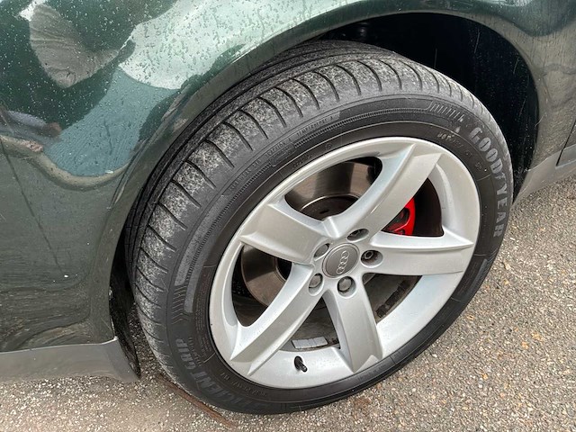 Audi a6 sedan vintage auto's > 15 - afbeelding 2 van  32