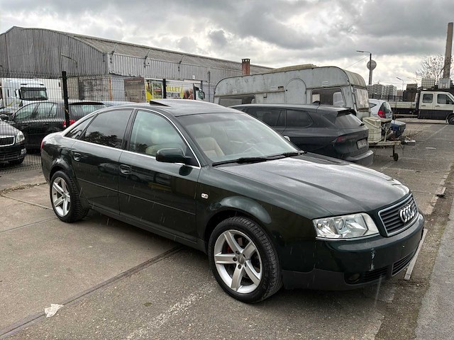 Audi a6 sedan vintage auto's > 15 - afbeelding 30 van  32