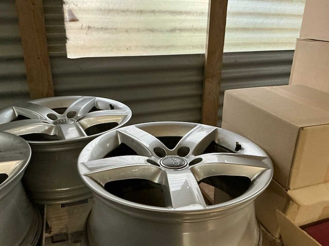 Audi aluminium velgen (4x) - afbeelding 2 van  4