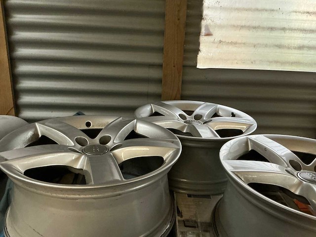 Audi aluminium velgen (4x) - afbeelding 3 van  4