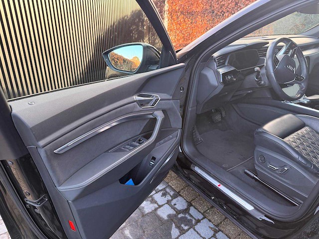 Audi e-tron s line 55 quattro 300 kw - afbeelding 18 van  42