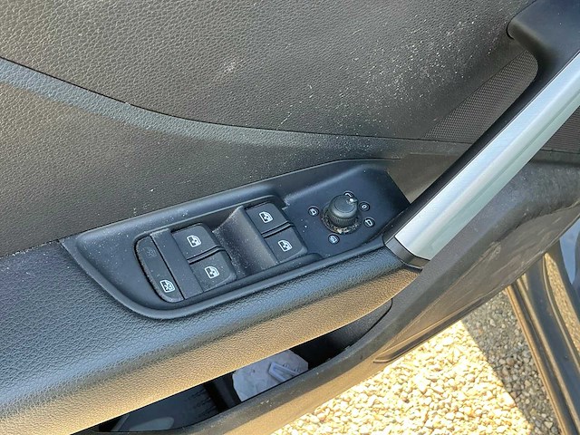 Audi q2 personenauto - afbeelding 9 van  27