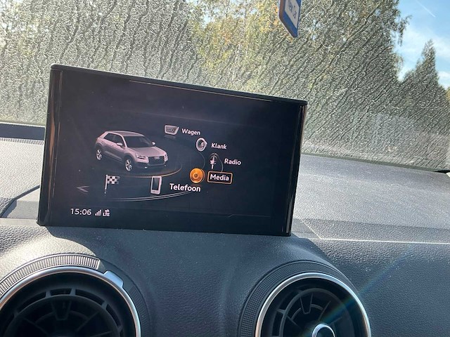 Audi q2 personenauto - afbeelding 14 van  27