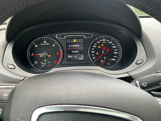 Audi q3 auto 2.0 2012 tdi – 284.601 km – 100 kw / 136 pk – diesel – euro 5 – handgeschakelde versnellingsbak – 284601 km - afbeelding 3 van  18