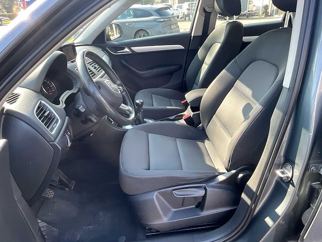 Audi q3 personenauto - afbeelding 2 van  24