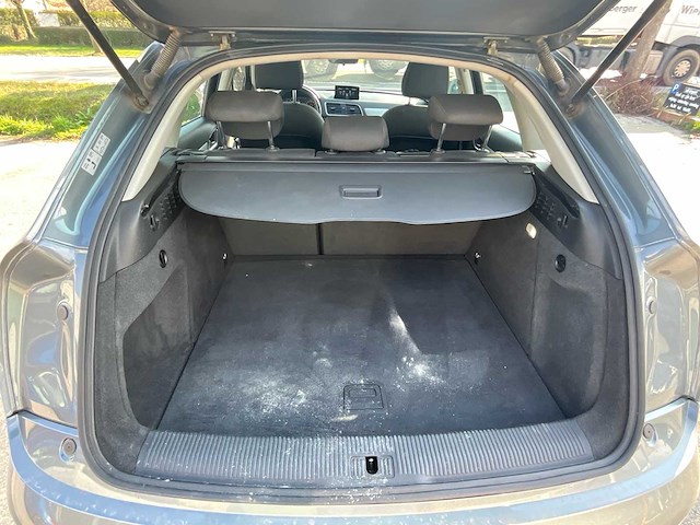 Audi q3 personenauto - afbeelding 10 van  24