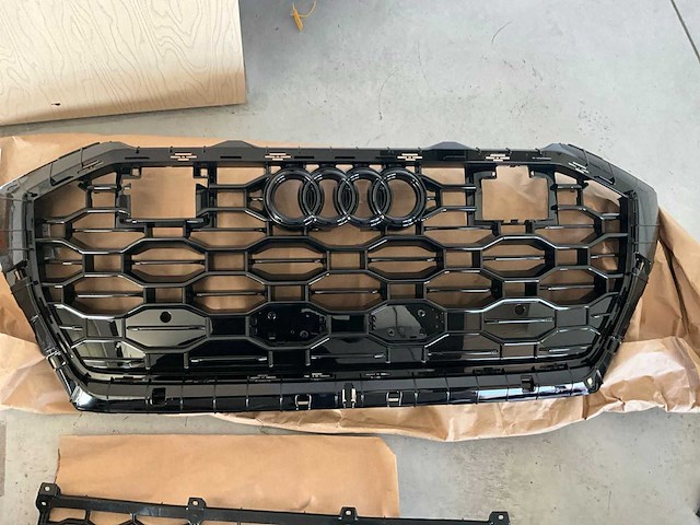 Audi q8 voorbumper grill kit (nieuw) - afbeelding 12 van  14