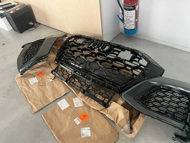 Audi q8 voorbumper grill kit (nieuw) - afbeelding 5 van  10