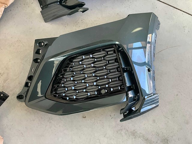Audi q8 voorbumper grill kit (nieuw) - afbeelding 9 van  10