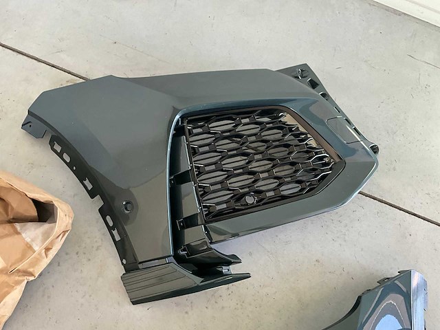 Audi q8 voorbumper grill kit (nieuw) - afbeelding 10 van  10