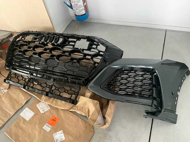 Audi q8 voorbumper grill kit (nieuw) - afbeelding 4 van  14