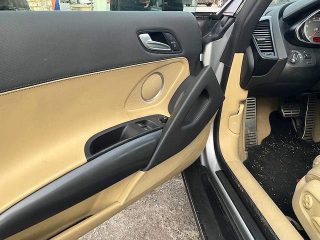 Audi r8 v8 2009 - afbeelding 11 van  43