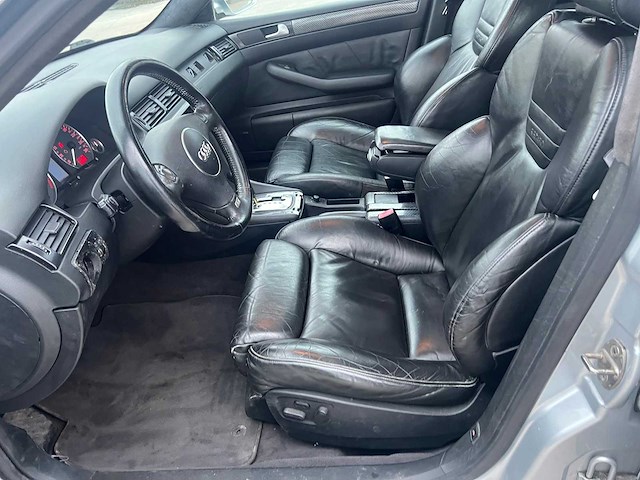 Audi s6 - 2005 - afbeelding 7 van  26