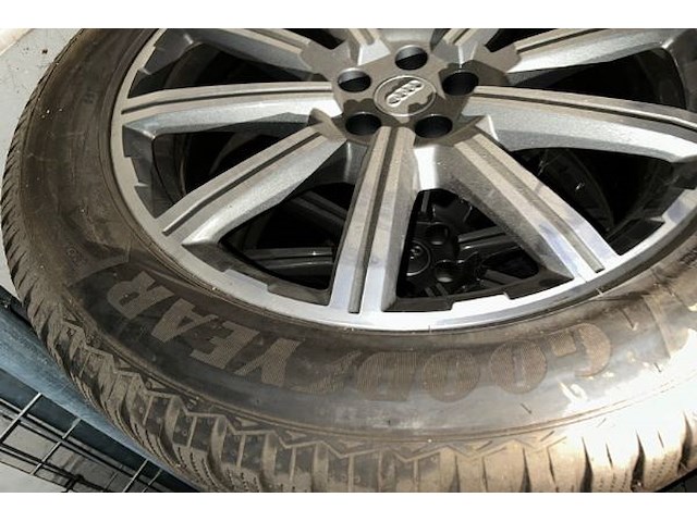 Audi velgen en band - afbeelding 4 van  5