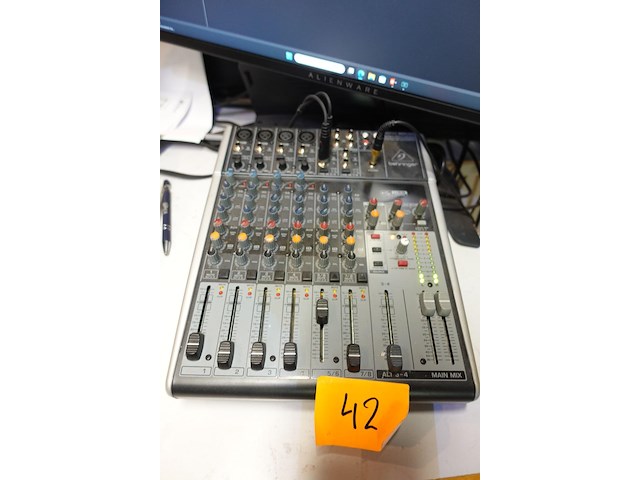 Audiomengpaneel behringer - afbeelding 1 van  4