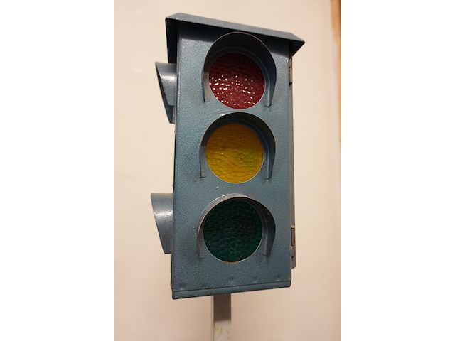 Authentiek verkeerslicht met voetgangerszijde | volledig functioneel | op metalen voet - afbeelding 3 van  4