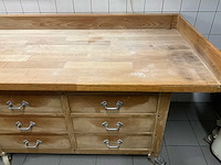 Authentieke bakkerij werkbank - massief - afbeelding 4 van  10