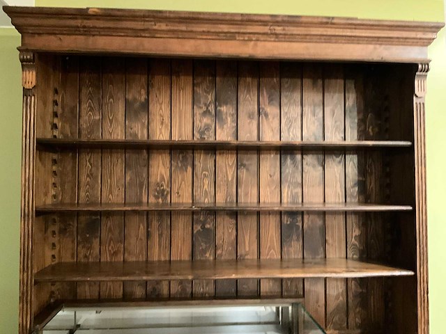 Authentieke houten winkelkast met gekoelde vitrine (pralines, kaas,…) - afbeelding 2 van  7