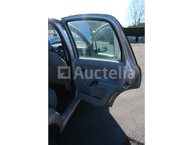Auto citroën c3 (2004-127,076 km) (vin: vf7fchfxb26925400) - afbeelding 31 van  40