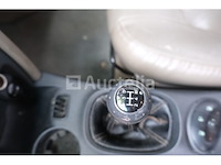 Auto hyundai santa fe 2.4 - 4wd (2004-240.672 km-vin:kmhsc81bp4u664679) - afbeelding 3 van  46