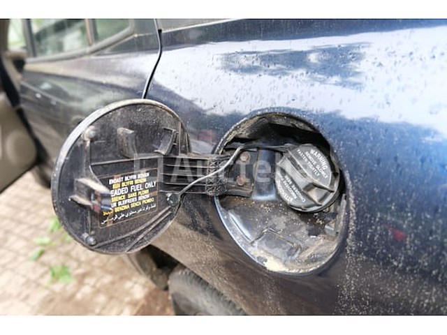 Auto hyundai santa fe 2.4 - 4wd (2004-240.672 km-vin:kmhsc81bp4u664679) - afbeelding 9 van  46