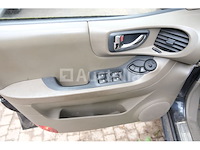 Auto hyundai santa fe 2.4 - 4wd (2004-240.672 km-vin:kmhsc81bp4u664679) - afbeelding 20 van  46