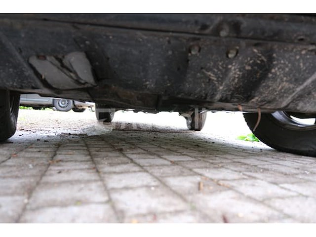 Auto hyundai santa fe 2.4 - 4wd (2004-240.672 km-vin:kmhsc81bp4u664679) - afbeelding 24 van  46