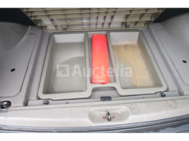 Auto hyundai santa fe 2.4 - 4wd (2004-240.672 km-vin:kmhsc81bp4u664679) - afbeelding 36 van  46