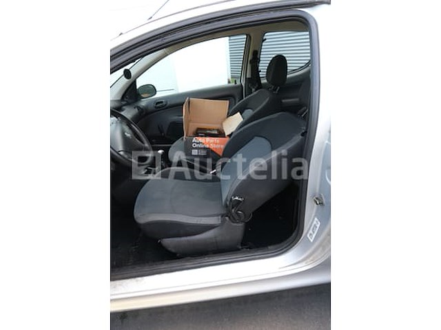 Auto (inbeslagname op straat) peugeot 206 - afbeelding 6 van  60