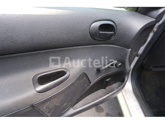 Auto (inbeslagname op straat) peugeot 206 - afbeelding 11 van  60