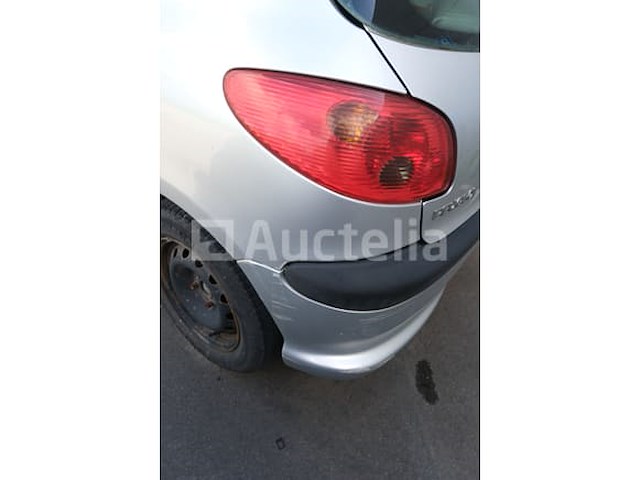 Auto (inbeslagname op straat) peugeot 206 - afbeelding 30 van  60