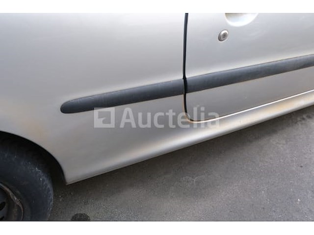 Auto (inbeslagname op straat) peugeot 206 - afbeelding 39 van  60