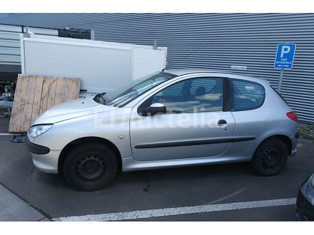 Auto (inbeslagname op straat) peugeot 206 - afbeelding 34 van  60