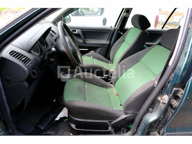 Auto (inbeslagname op straat) volkswagen polo (vin: wvwzzz6nz1d115323) - afbeelding 16 van  24