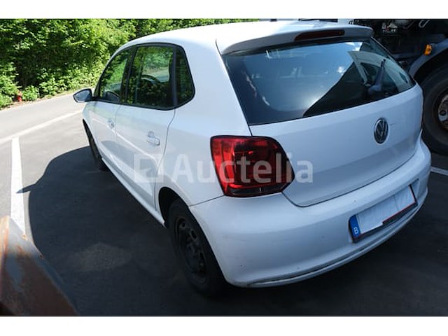Auto (inbeslagname op straat) volkswagen polo - afbeelding 2 van  54