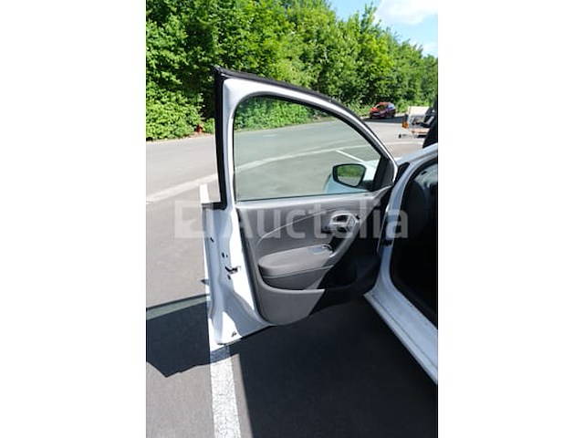 Auto (inbeslagname op straat) volkswagen polo - afbeelding 4 van  54