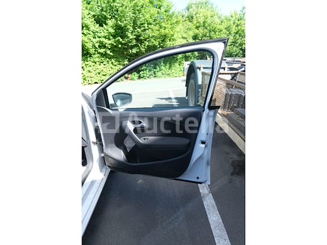 Auto (inbeslagname op straat) volkswagen polo - afbeelding 7 van  54