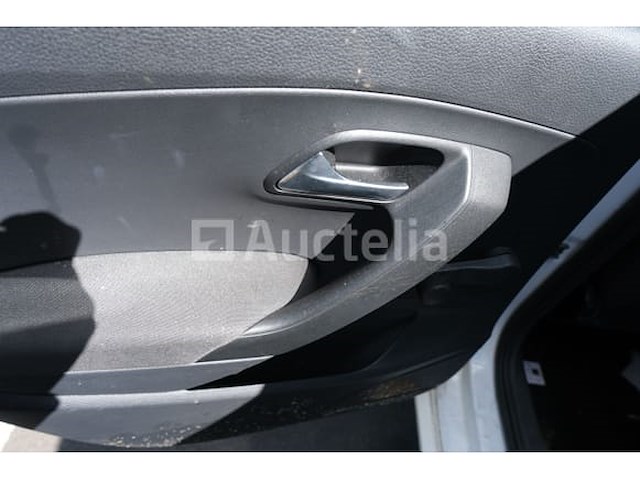 Auto (inbeslagname op straat) volkswagen polo - afbeelding 13 van  54